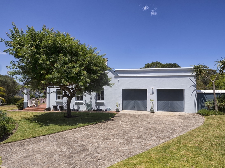 6 Bedroom Property for Sale in Belvidere Estate Western Cape